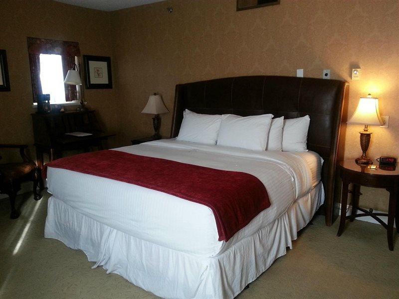 Seven Gables Inn, St Louis West, A Tribute Portfolio Hotel Клейтон Экстерьер фото