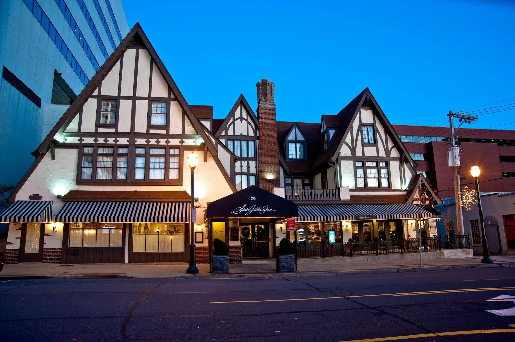 Seven Gables Inn, St Louis West, A Tribute Portfolio Hotel Клейтон Экстерьер фото